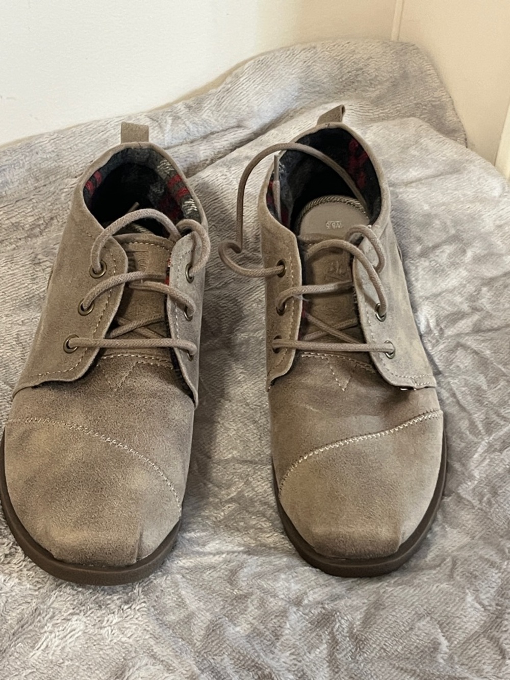NWOB Bob's Suede Lace-Up Shoes Size 8.5 Womens